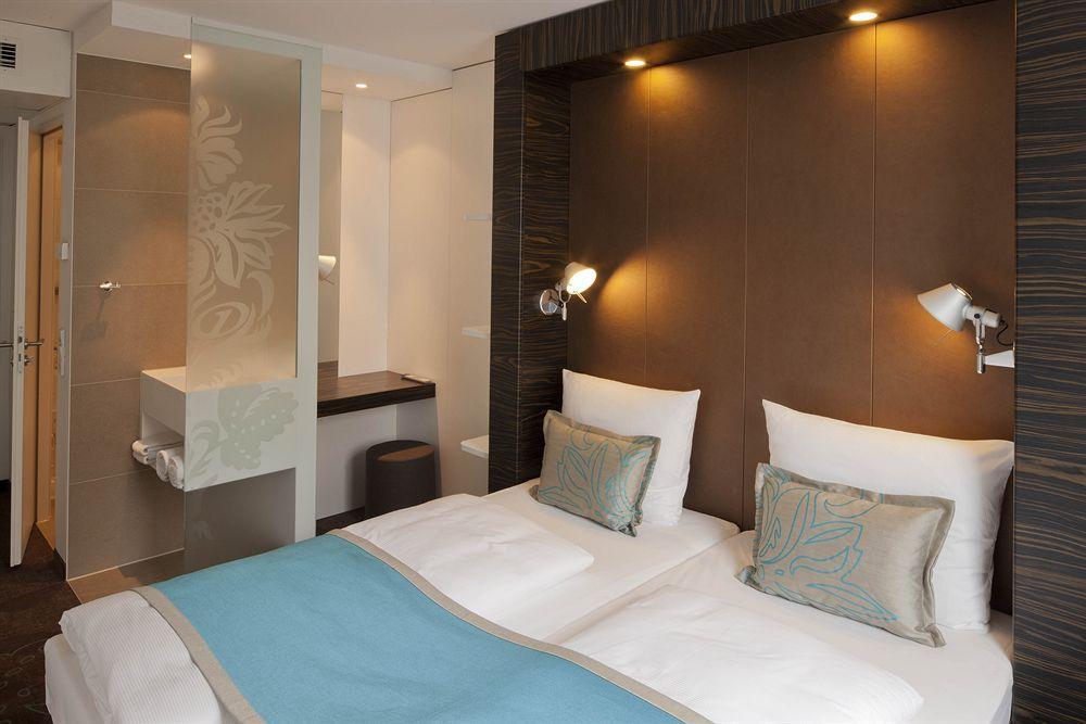 Motel One Frankfurt Airport Frankfurt nad Mohanem Exteriér fotografie