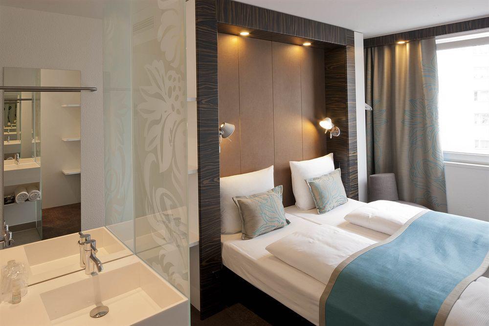 Motel One Frankfurt Airport Frankfurt nad Mohanem Exteriér fotografie