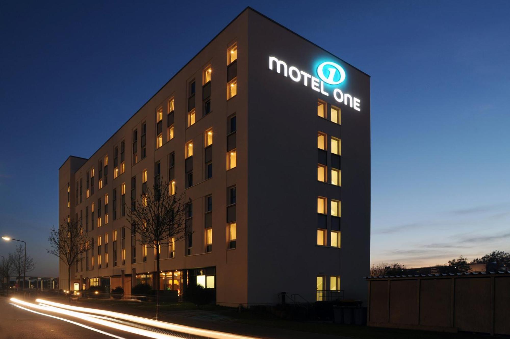 Motel One Frankfurt Airport Frankfurt nad Mohanem Exteriér fotografie