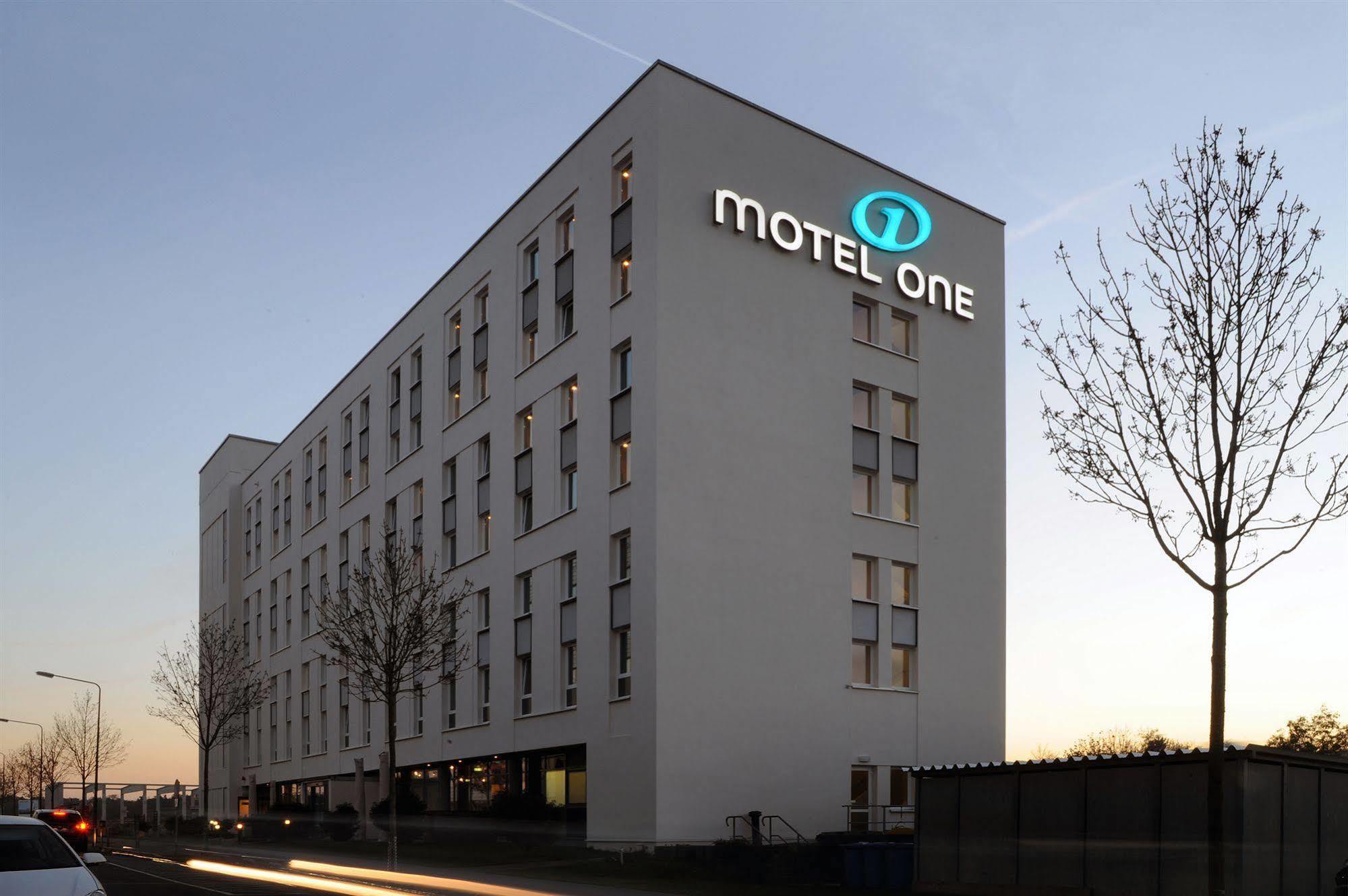 Motel One Frankfurt Airport Frankfurt nad Mohanem Exteriér fotografie
